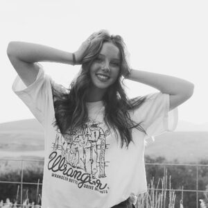 Meet your Posher, Abigail